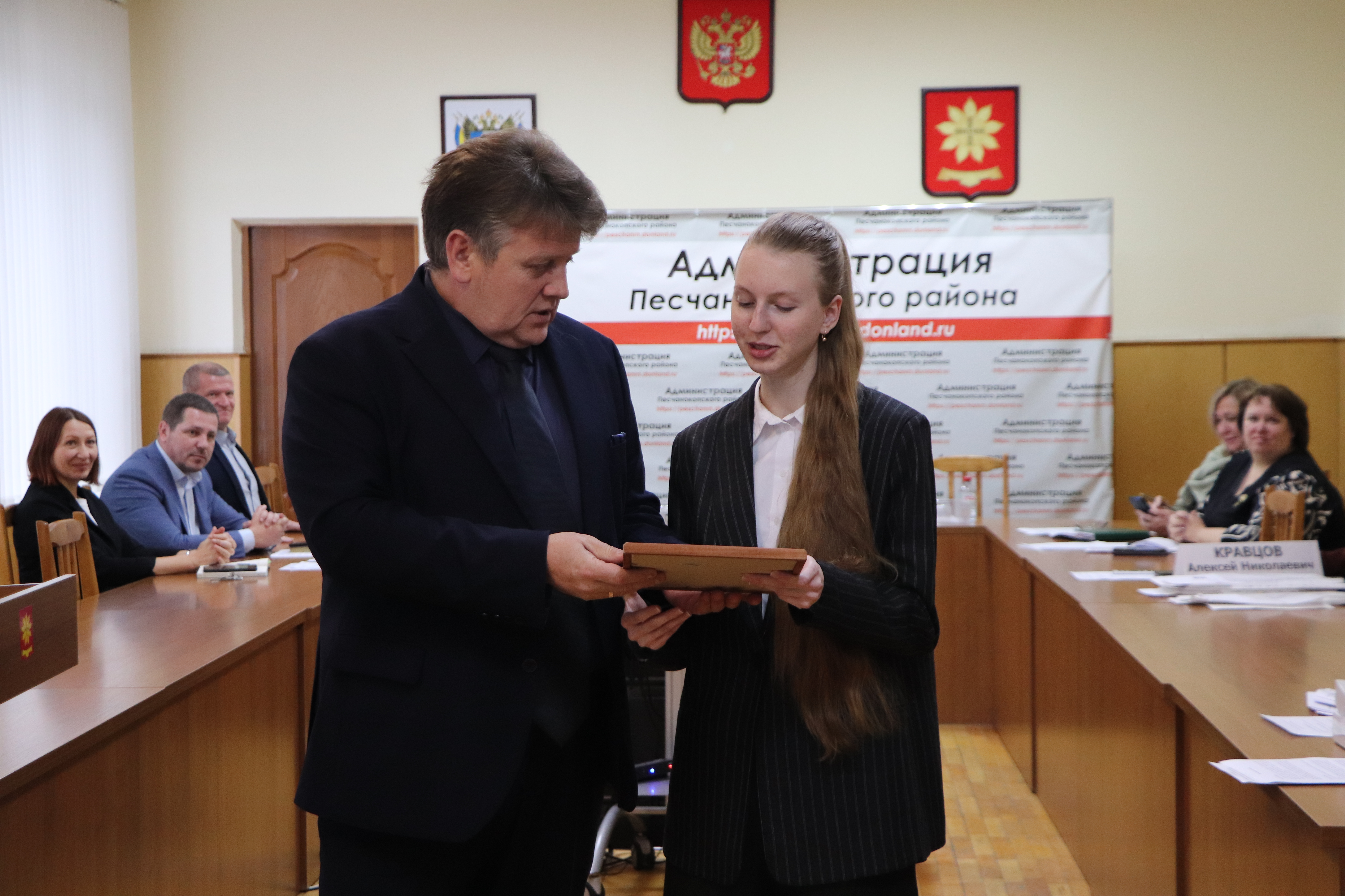 Игорь Апольский наградил победителей конкурса социальной рекламы «Чистые руки» 